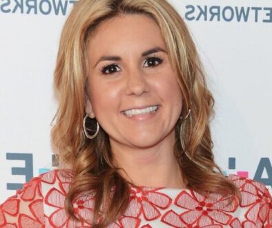 Have you seen Amanda Balionis the CBS reporter? See her bio, bikini