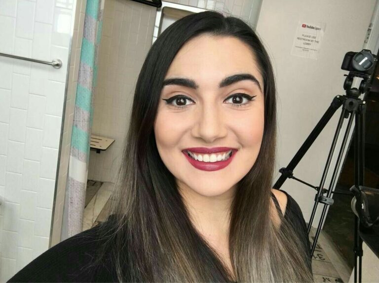 Safiya Nygaard Age, Spouse Tyler Williams, Wedding, Net worth, Youtube