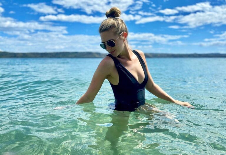 Meet Katie Osborne, the Beautiful Sports Reporter Age, Bikini Photos