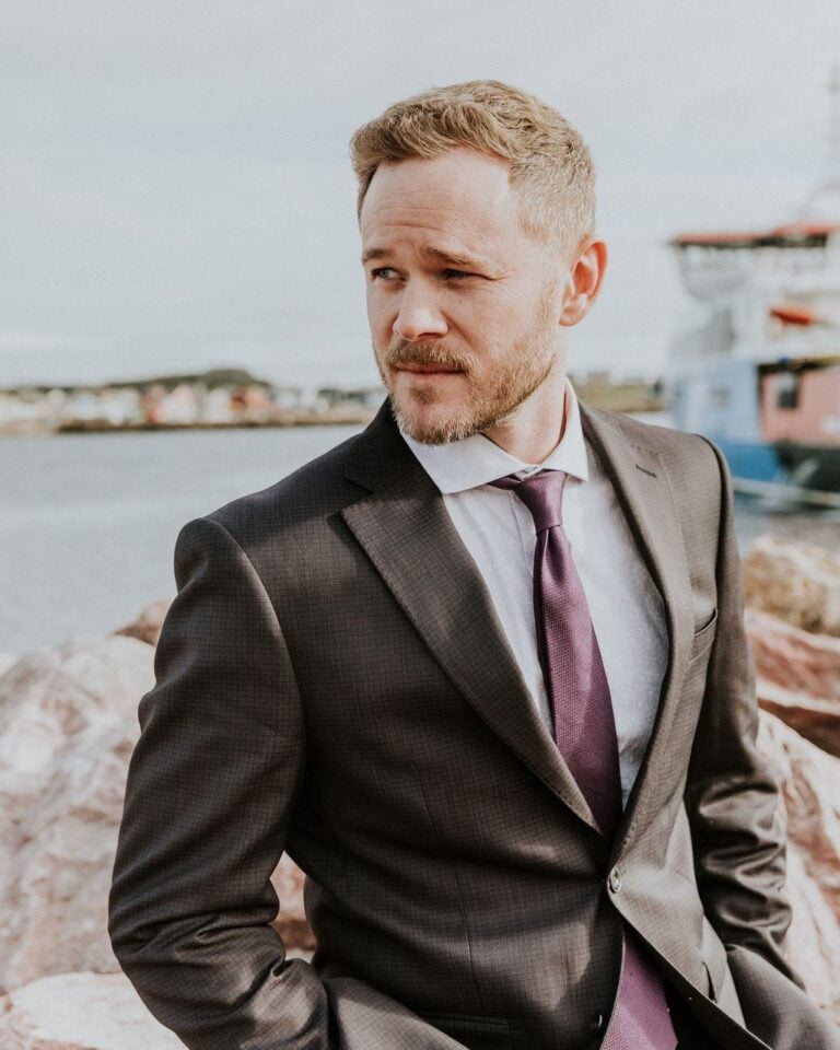 Aaron Ashmore, Zoë Kate’s Husband | Age, Net worth, Movie Career and