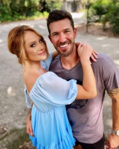 Tomi Lahren | Wiki/Bio, Twitter, Bikini Photos, Age, Net Worth, Husband