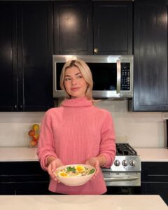 Kit Keenan | Weight Loss, Age, Net Worth, Wiki & Bio, Bikini Photos