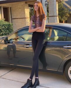Meet The Tallest Woman, Maci Currin | Wiki/Bio, Height, Age, Net Worth