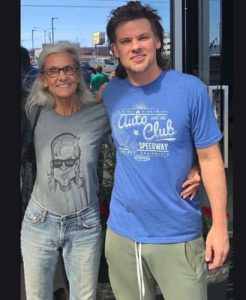 Gina Capitani, แม่ของ Theo Von - Wiki/Bio, อายุ, มูลค่าสุทธิและรูปภาพ